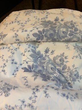Laura Ashley Pillow Sham Set of 2 Blue White Cottage Floral
